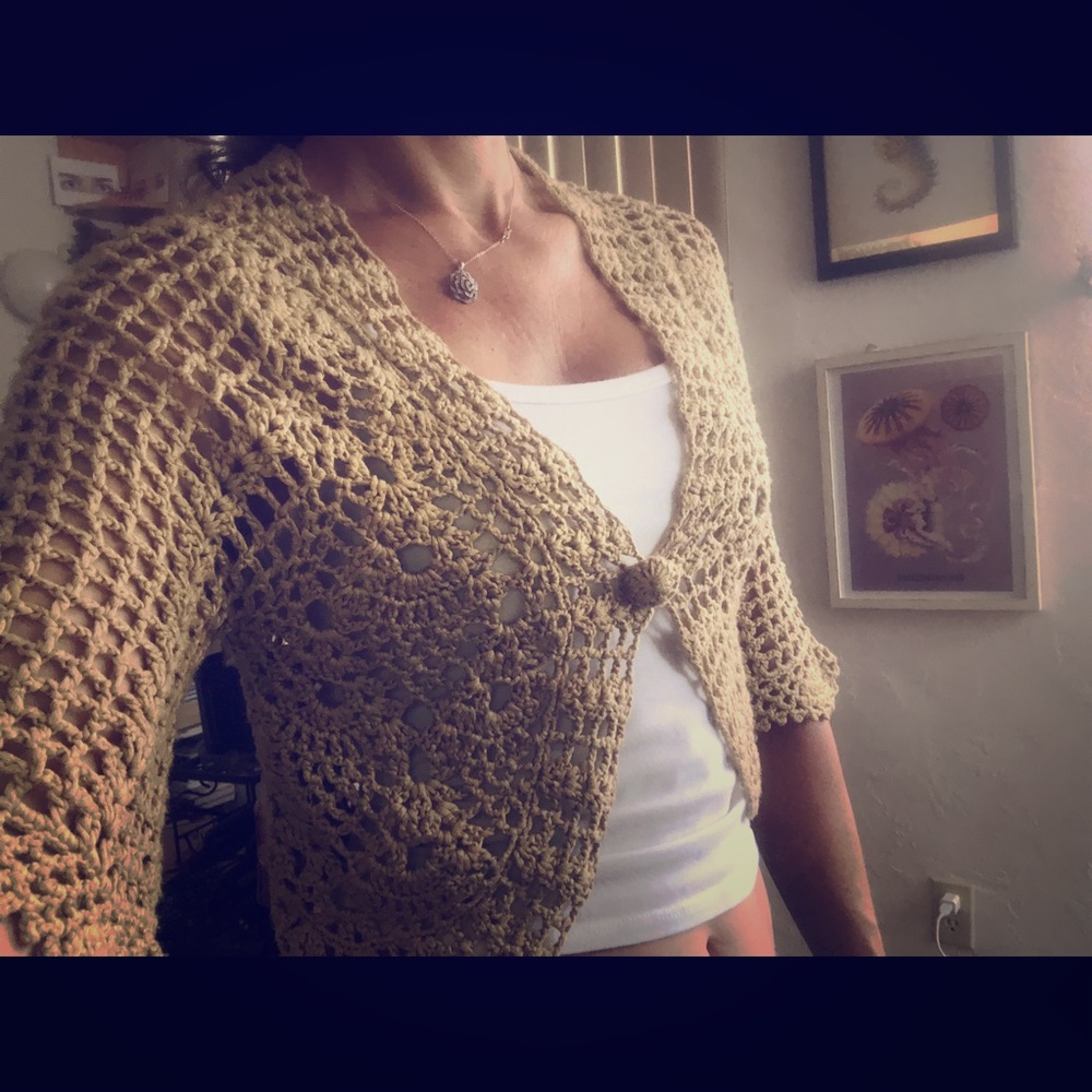 Crochet cropped cardigan